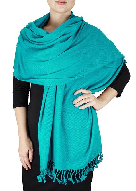 Cashmere shawls and stoles .